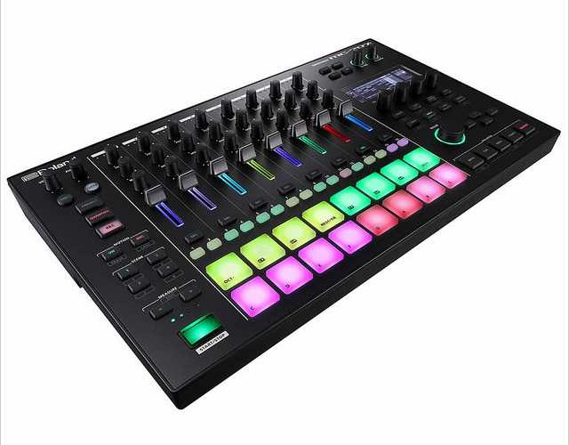 Roland MC-707 DJ-Groovebox Roland MC-707 DJ-Groovebox