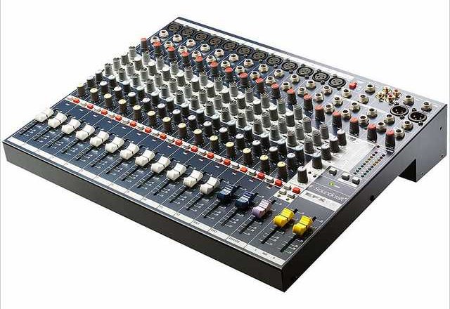 Soundcraft EFX12 Mischpult