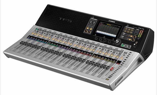 Yamaha TF-5 Mischpult Digital Yamaha TF-5 Mischpult Digital